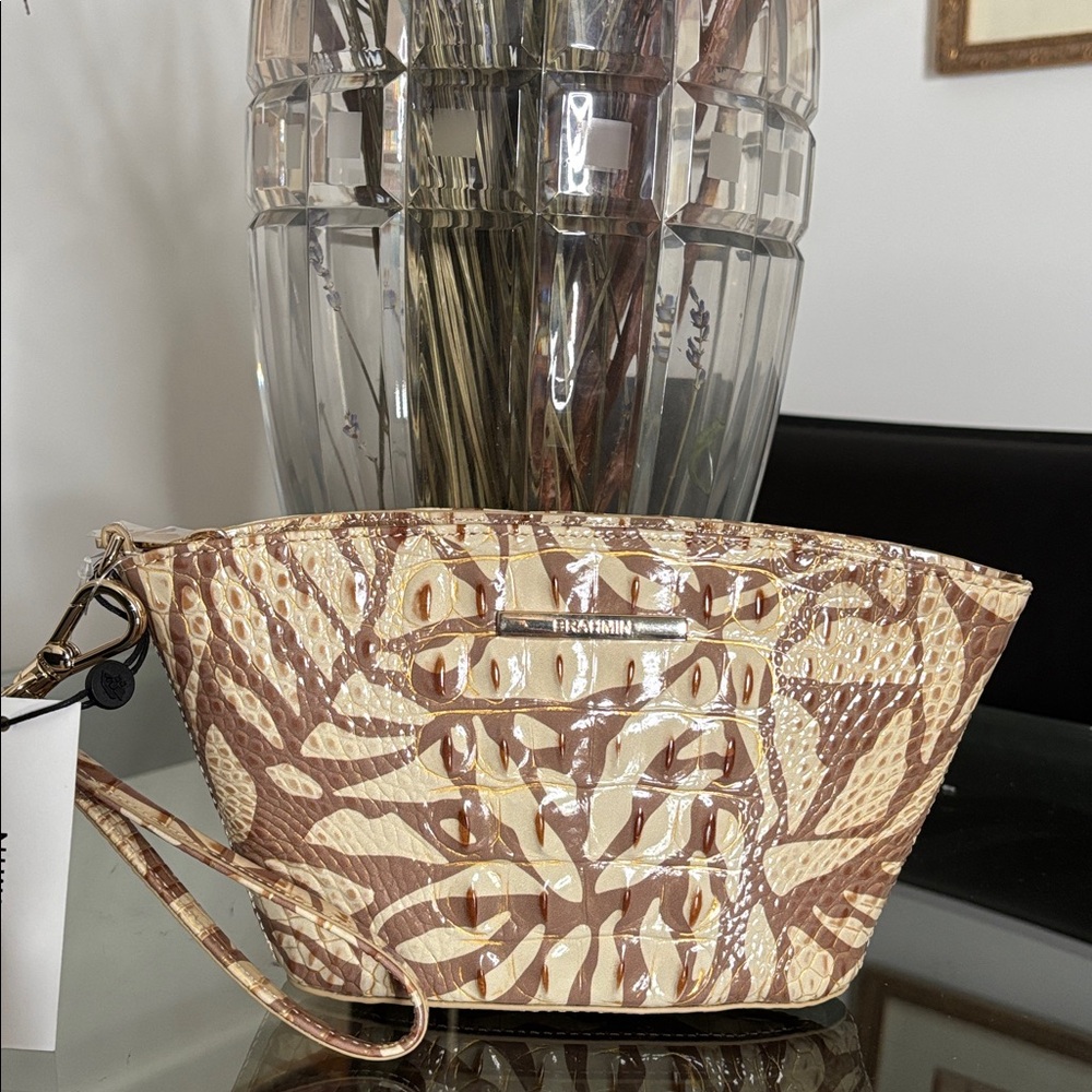 BRAHMIN Stepping Stone leather Melbourne Collection Ariana Wristlet purse NWT